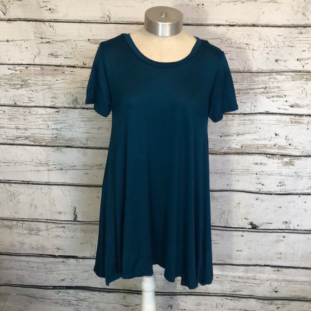 NIB Frumos Short Sleeve Crew Neck Tunic Top